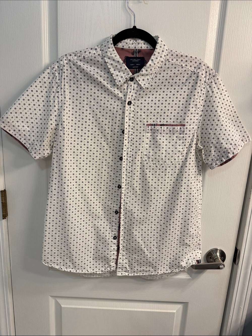Level Ten Short-Sleeve Casual Button-Down with Geometric Dot Print